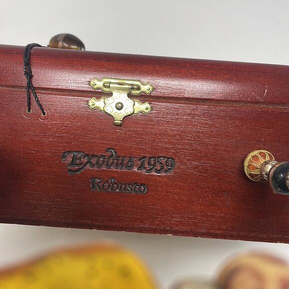 New! Unique Boutique Upcycled cigar box purse - Picture 5 of 14